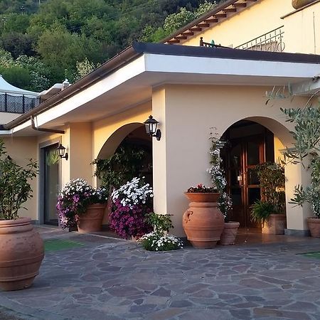 Hotel Villa Degli Angeli カステル・ガンドルフォ エクステリア 写真