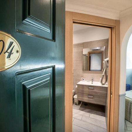 Hotel Villa Degli Angeli カステル・ガンドルフォ エクステリア 写真