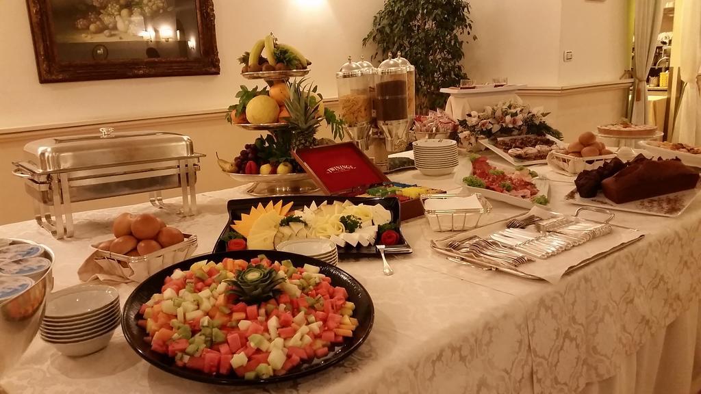 Hotel Villa Degli Angeli カステル・ガンドルフォ エクステリア 写真