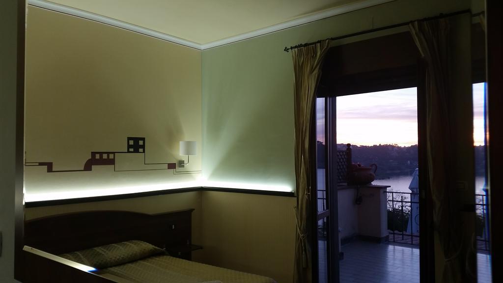 Hotel Villa Degli Angeli カステル・ガンドルフォ エクステリア 写真