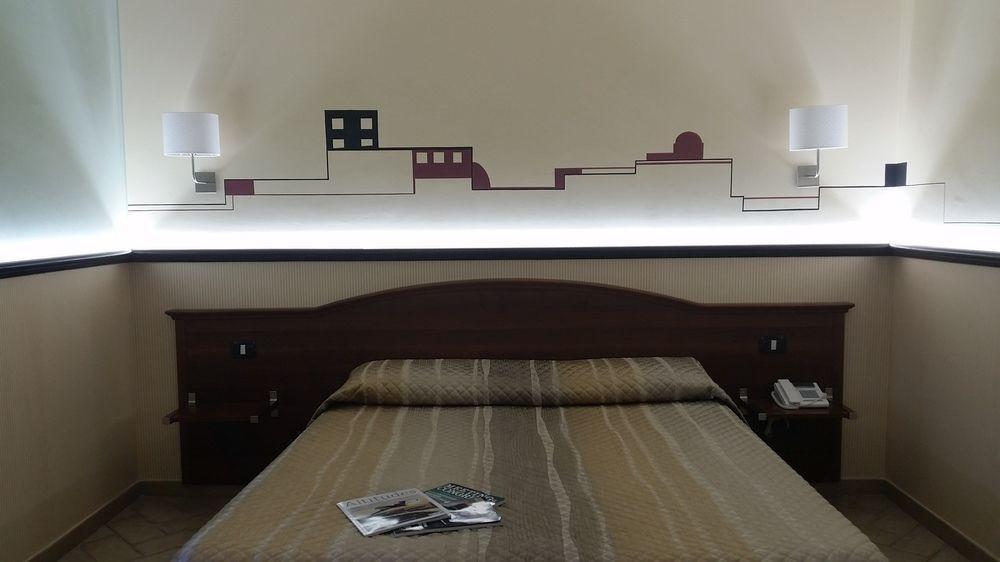 Hotel Villa Degli Angeli カステル・ガンドルフォ エクステリア 写真