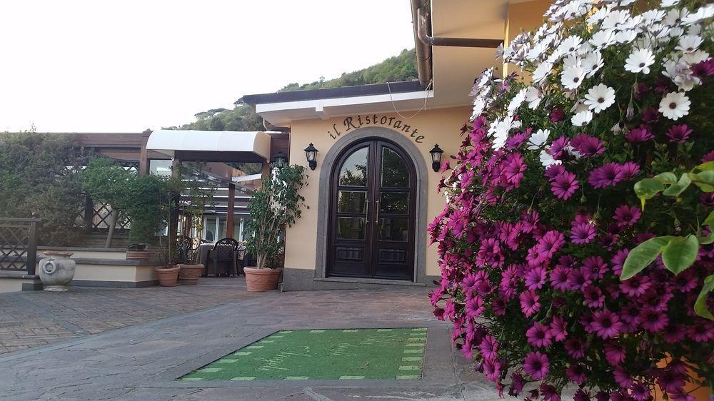 Hotel Villa Degli Angeli カステル・ガンドルフォ エクステリア 写真