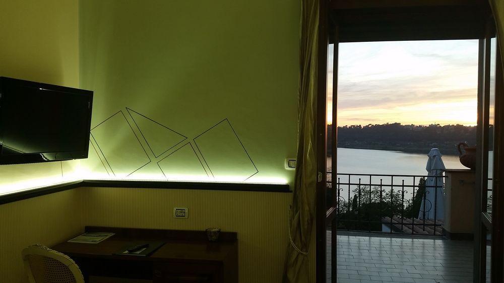 Hotel Villa Degli Angeli カステル・ガンドルフォ エクステリア 写真