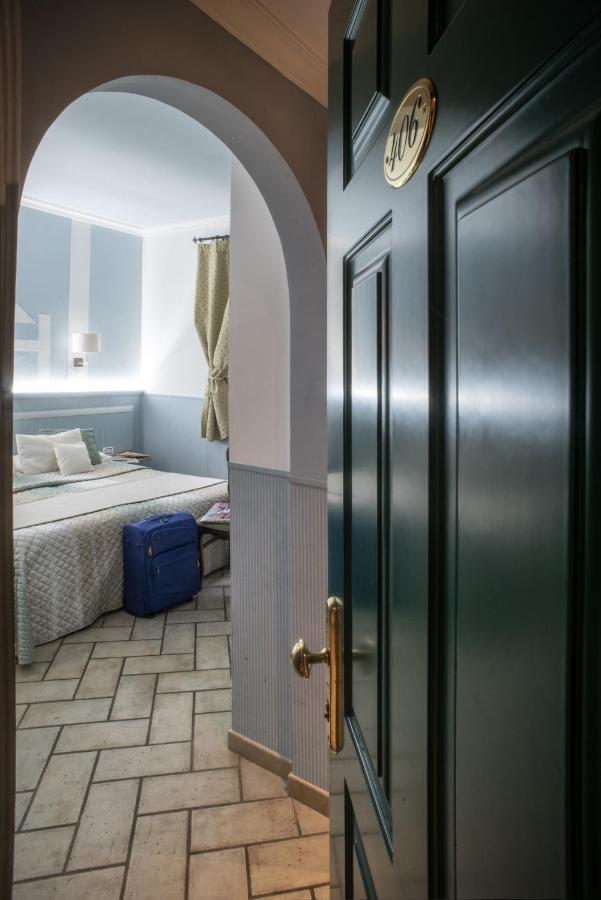 Hotel Villa Degli Angeli カステル・ガンドルフォ エクステリア 写真