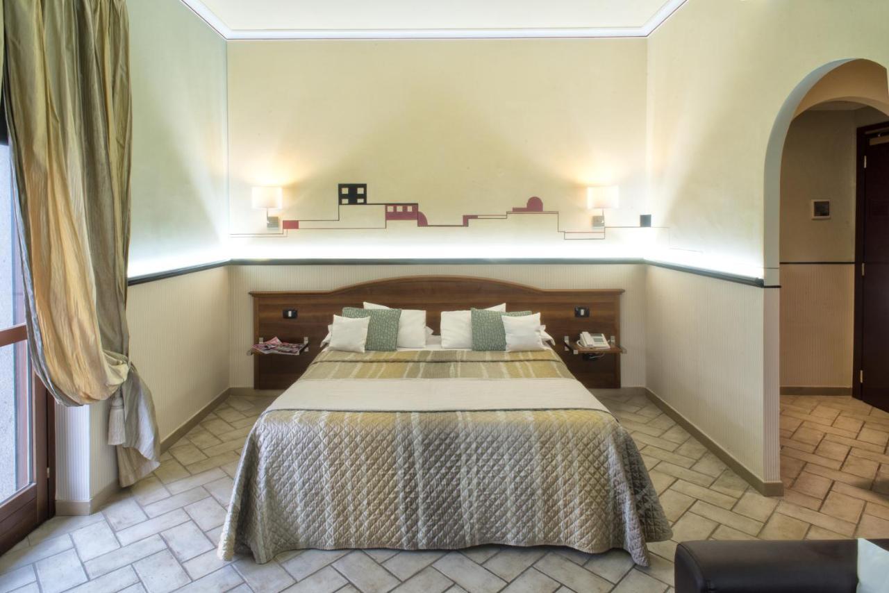Hotel Villa Degli Angeli カステル・ガンドルフォ エクステリア 写真