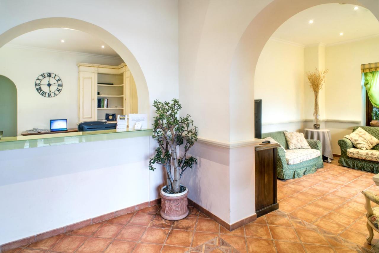 Hotel Villa Degli Angeli カステル・ガンドルフォ エクステリア 写真